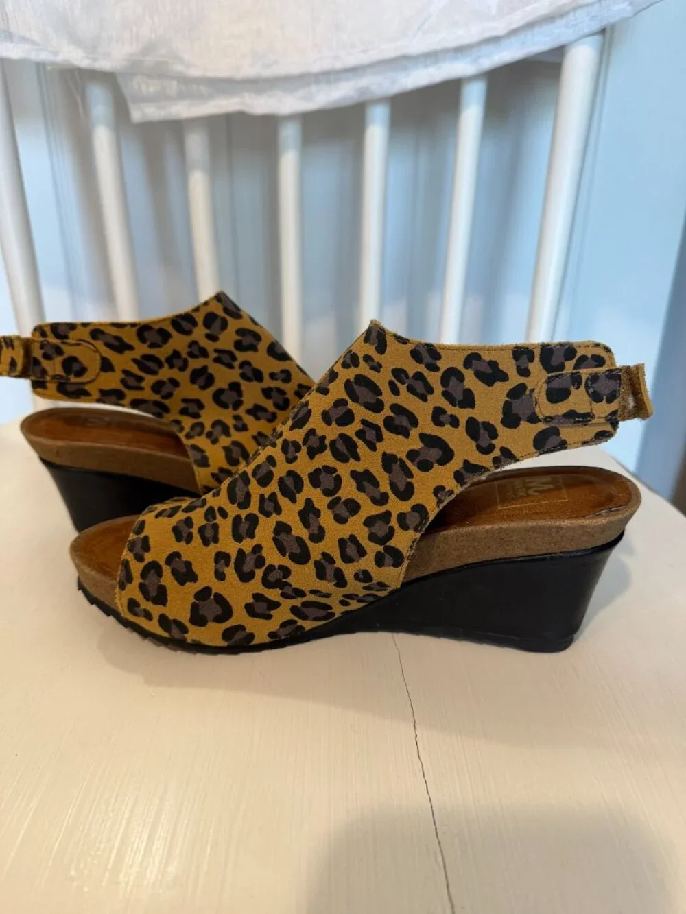 Mark Jenkins Leopard Print Leather Wedge Sandals Size 7/37